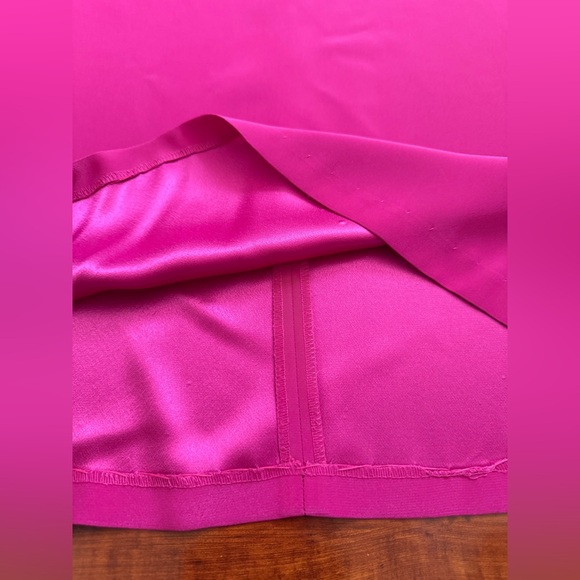 Vibrant Pink Dress with Puff Sleeves - Picture 4 of 8